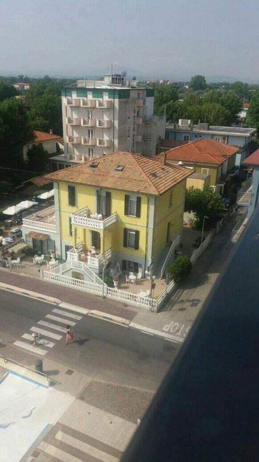 Hotel Villa Laura Rimini Exteriör bild