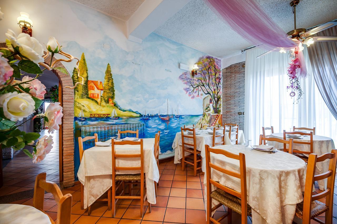 Hotel Villa Laura Rimini Exteriör bild