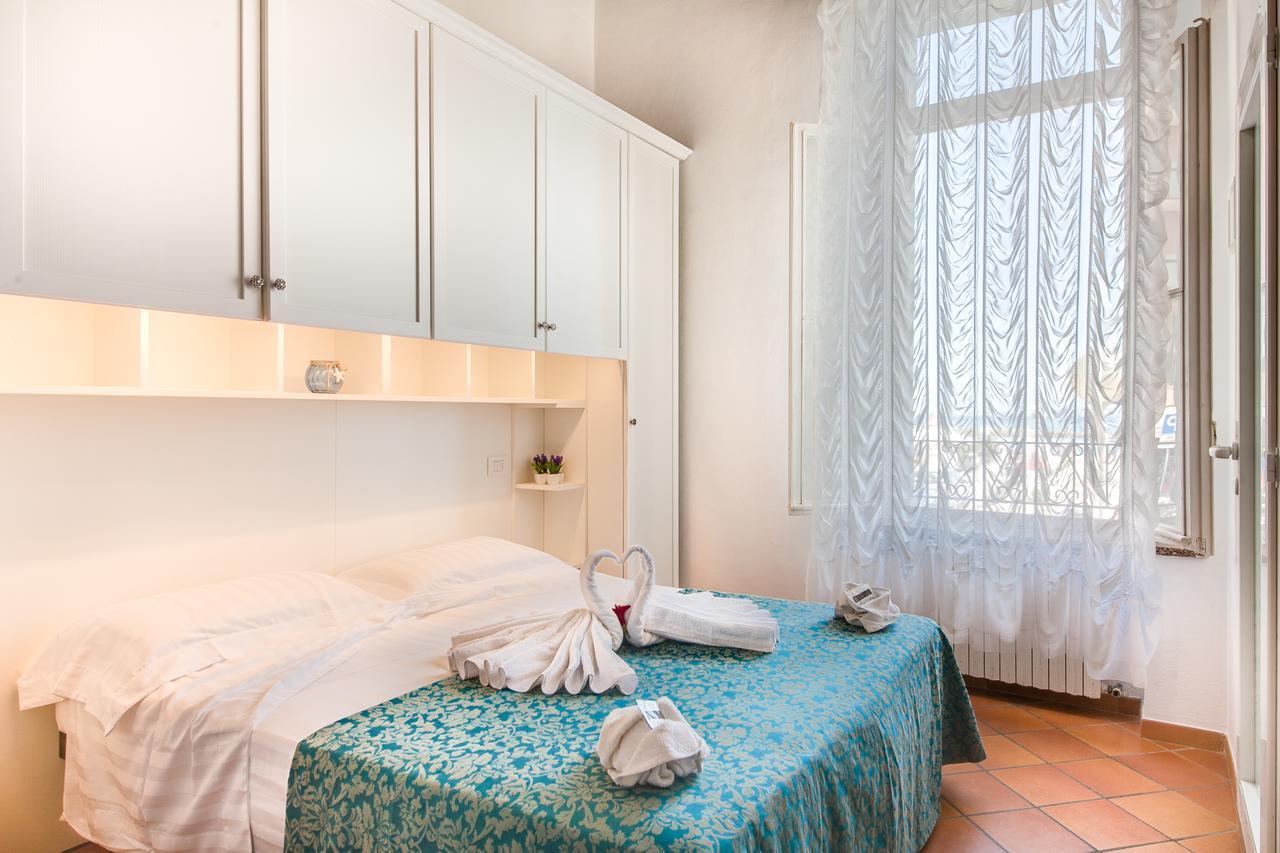 Hotel Villa Laura Rimini Exteriör bild