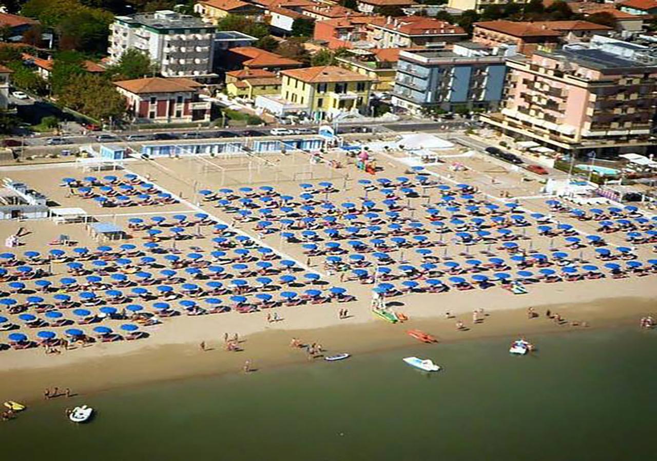 Hotel Villa Laura Rimini Exteriör bild