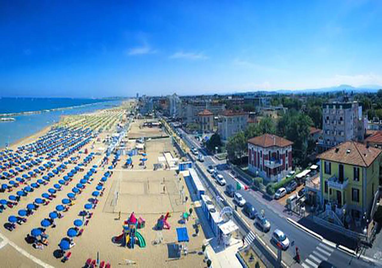 Hotel Villa Laura Rimini Exteriör bild